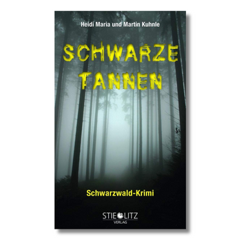 Das Buchcover von „Schwarze Tannen“ zeigt einen nebligen Schwarzwald, hohe dunkle Bäume und einen gelben Titeltext – und ruft so ein Gefühl von Verbrechen und Entführung hervor, das sich im Schatten verbirgt.