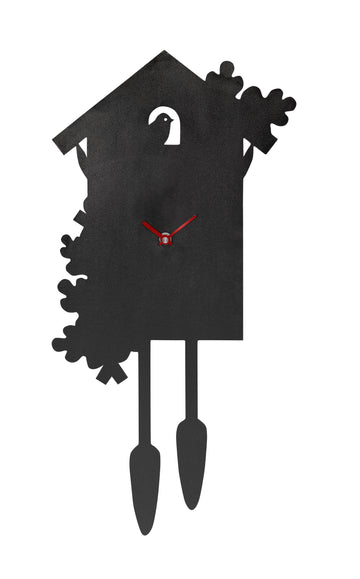 Die Wanduhr Jubi Kuckucksuhr ist eine moderne schwarze Wanduhr in Form eines Vogelhauses mit kleinem Vogel und roten Zeigern auf weißem Hintergrund – zeitloses Design und hochwertige Verarbeitung.